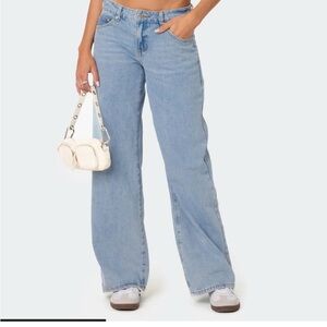 Edikted Raelynn Washed Low Rise Jeans